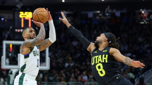 Bucks snap losing streak with Jazz rout